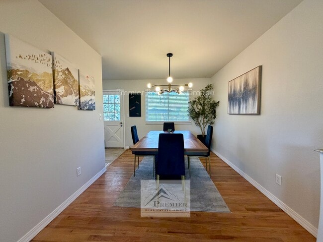 Building Photo - 1122 Pike Dr