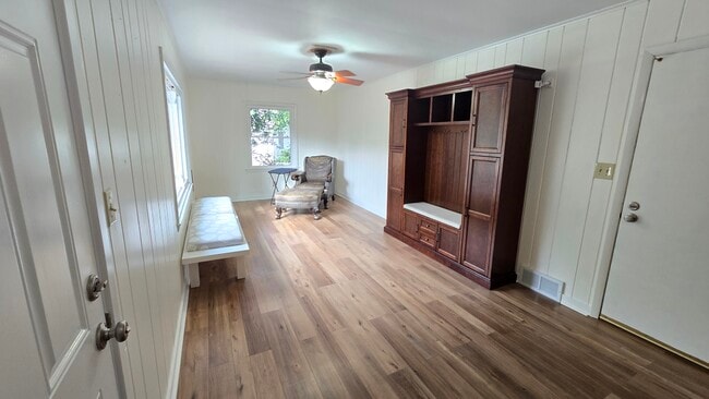 Building Photo - 675 Verdant Dr
