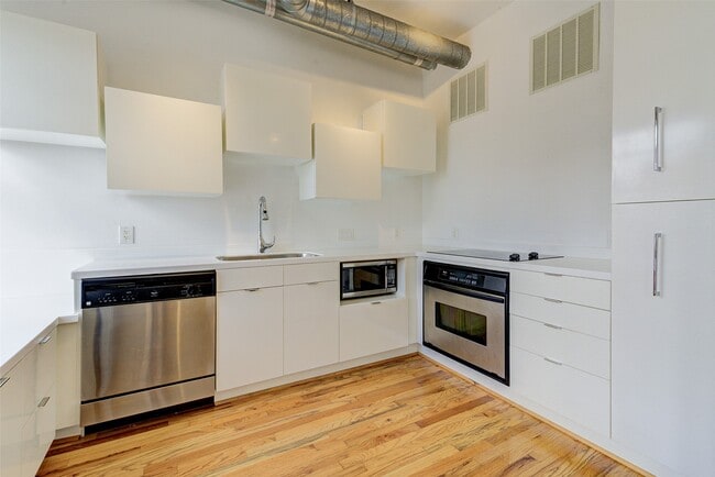 Building Photo - 2700 Albany St