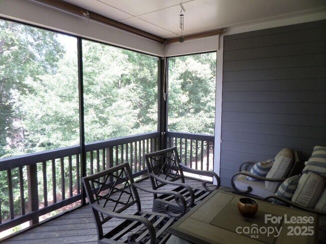 Building Photo - 13113 Kornegy Dr