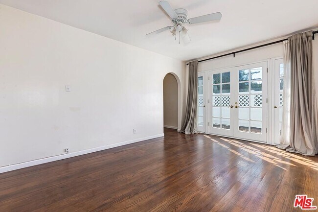 Building Photo - 311 S Church Ln