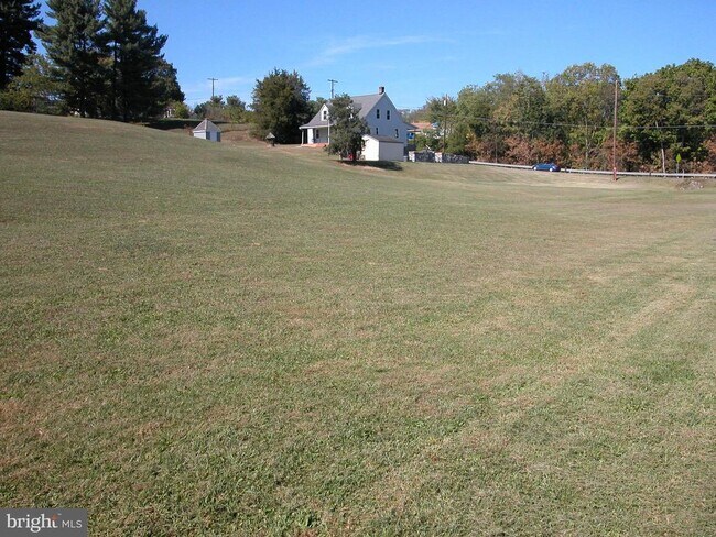 Building Photo - 14835 Clear Spring Rd