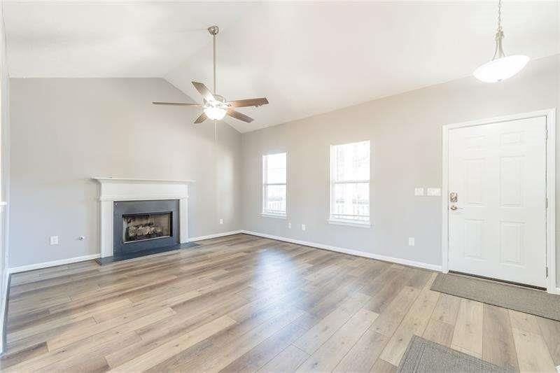 Building Photo - 2716 Lake Park Ridge W