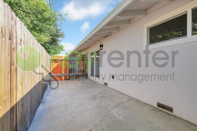 Building Photo - 6705 Greenback Ln