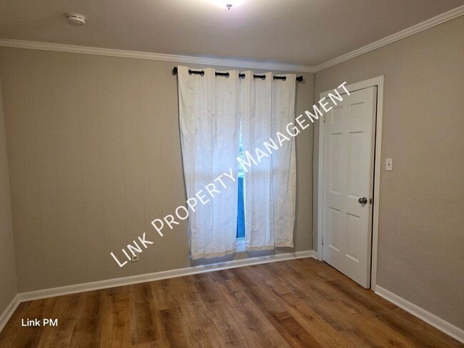 Building Photo - 3731 Knollwood Dr