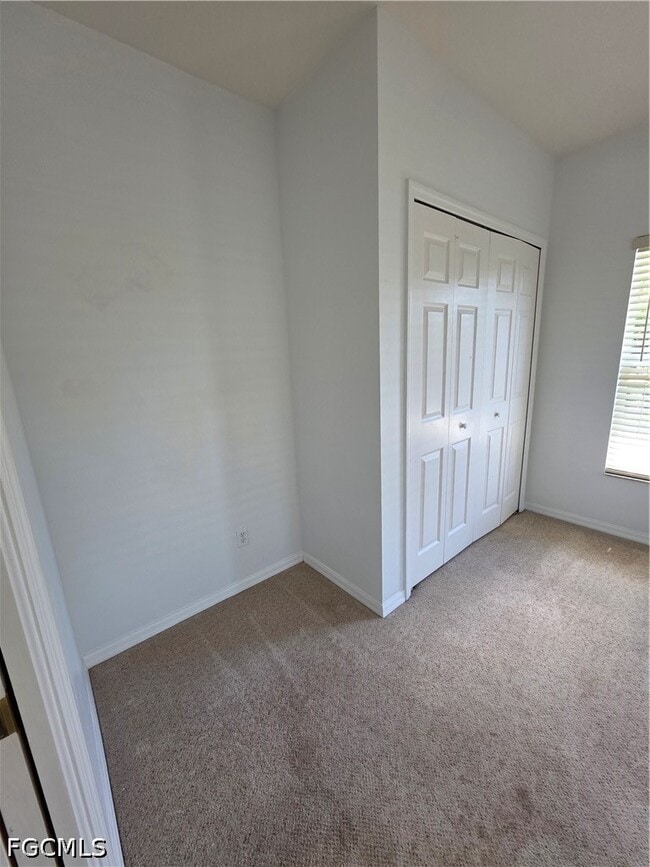 Building Photo - 2261 Somerset Ridge Dr