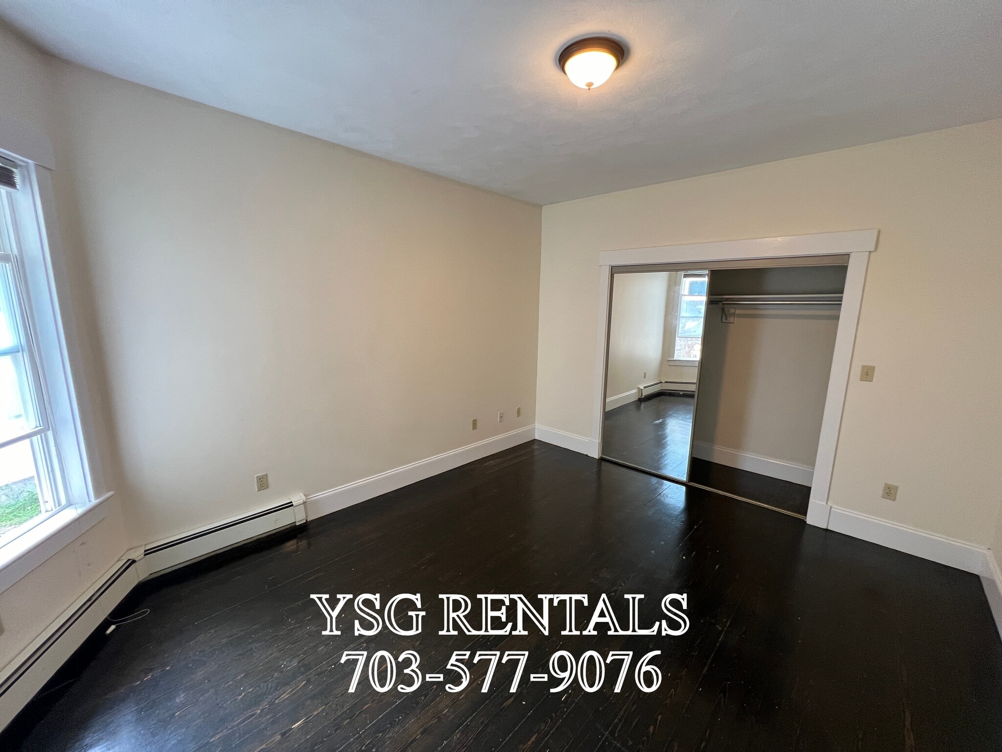 Building Photo - 4 Romar Ter