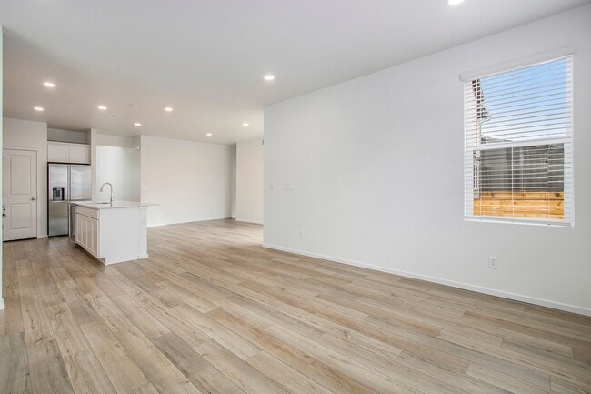 Building Photo - Exquisite 3 Bed 2.5 Bath Single Family Home