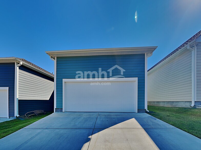 Building Photo - 5336 Tupelo St