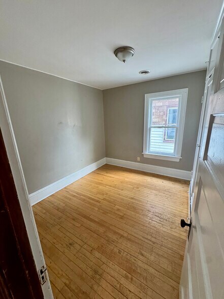 Building Photo - 1428 S 79th St