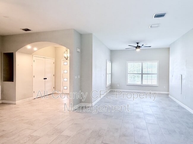 Building Photo - 2408 Corrine Dr