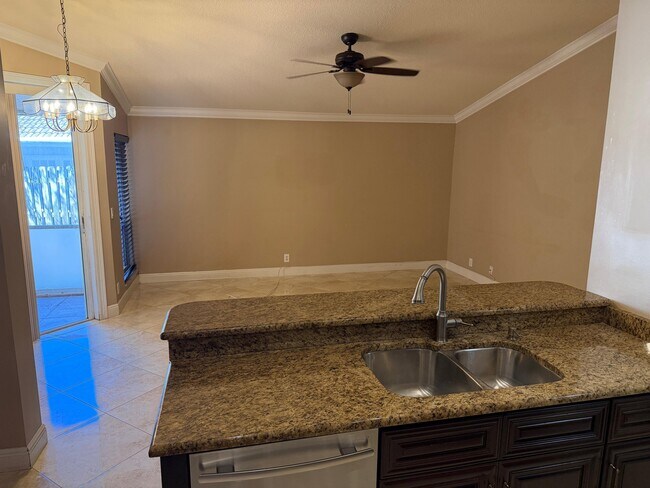 Building Photo - 10123 Caoba St