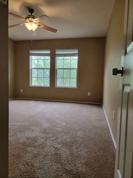 Building Photo - 1330 Rusk Dr