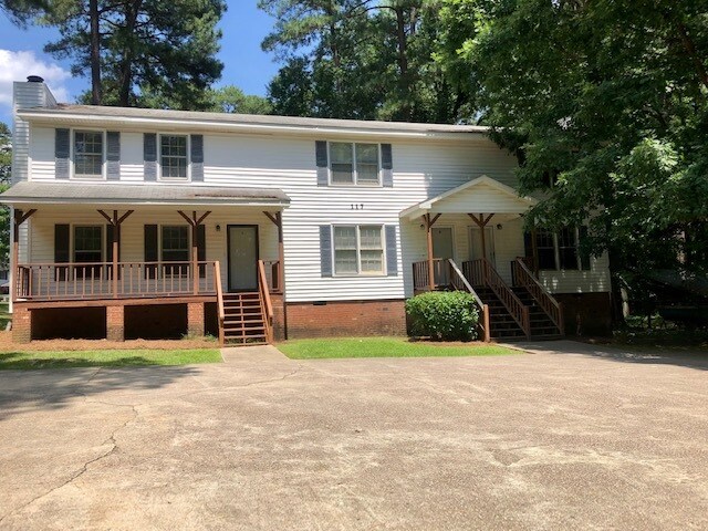 Building Photo - 117 E Circle Dr