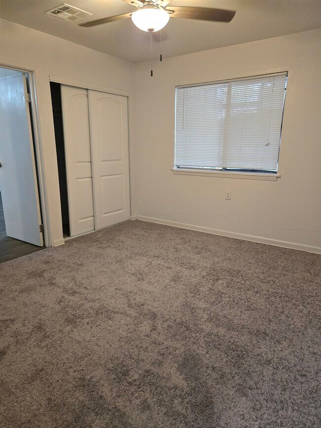 Building Photo - 329 Mabry St