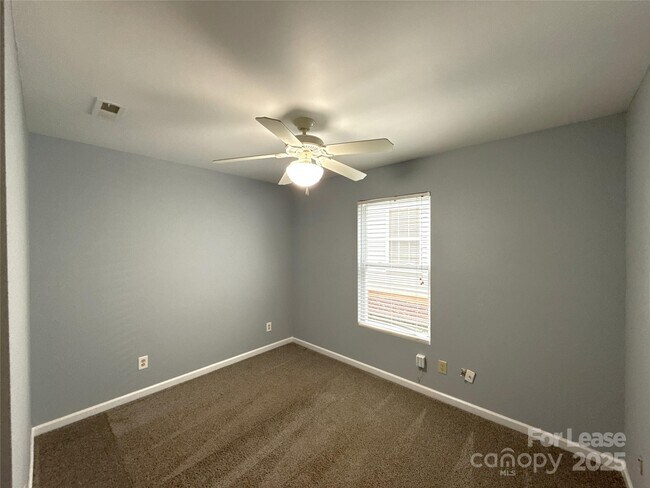 Building Photo - 2937 Royal Fern Ln