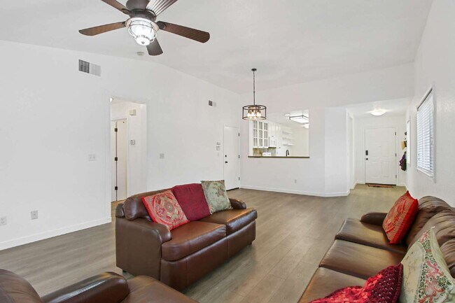 Building Photo - Updated Wildhorse Home | 2 Bed, 2 Bath | Corner Lot | Pets OK | W/D + Landscaping Included