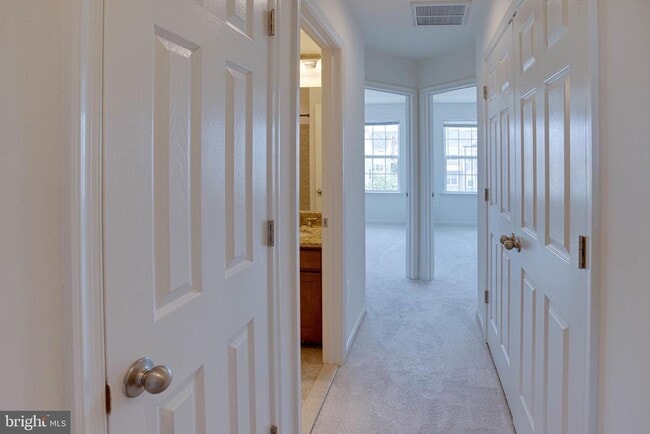 Building Photo - 25636 Pleasant Valley Rd