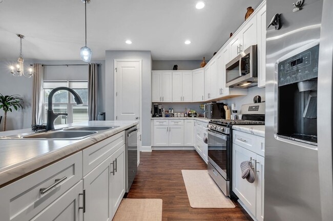 Building Photo - 4354 Bottle Brush Ln