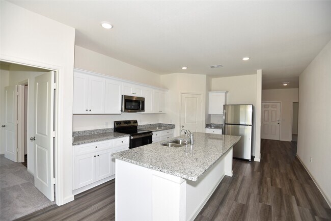 Building Photo - 21654 Cottage Ln