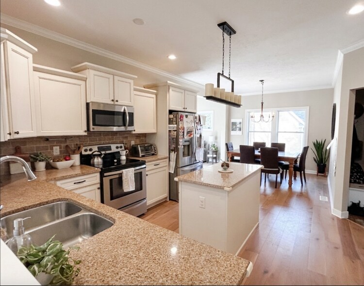 Kitchen - 6527 Sanctuary Trl