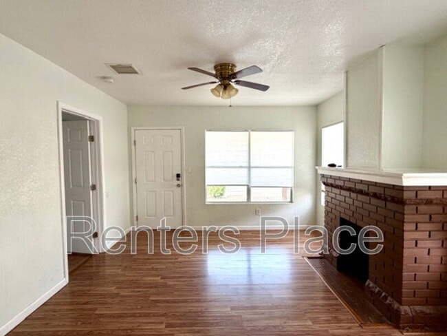 Building Photo - 1231 N Boston Pl