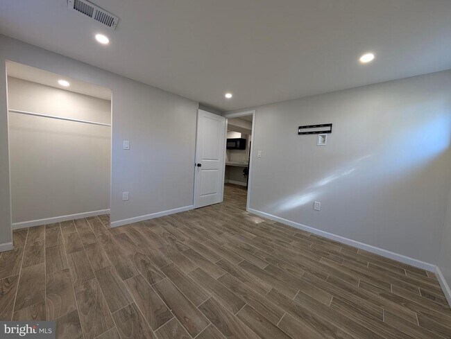 Building Photo - 7410 Long Pine Dr