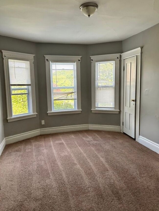 Building Photo - 1540 St Paul St