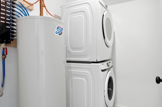 Building Photo - 1338 N 15th St