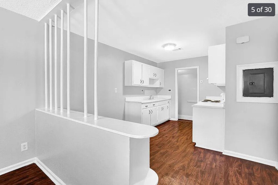 *note: kitchen floor is now laminate - 1422 Vesta Ave