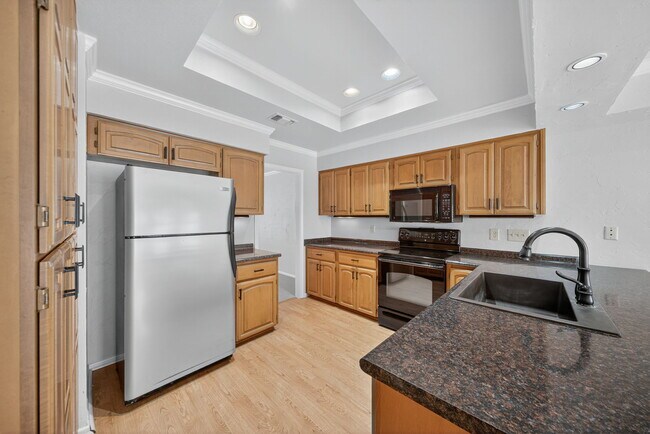 Building Photo - 2318 Park Cir