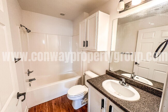 Building Photo - 2515 Martin St