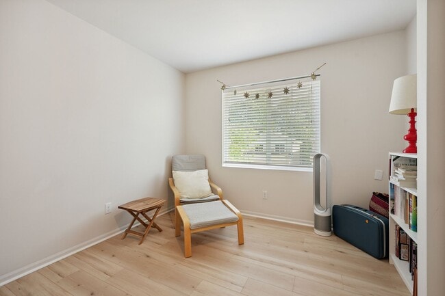 Building Photo - Spacious 3-Bedroom Home in Tumwater – Styl...