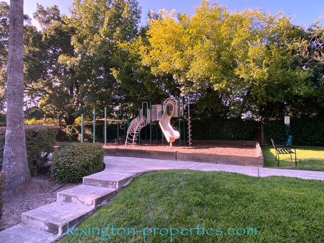 Building Photo - Fantastic, 2bd/1ba, Condo Home available in The Villaggio community, near Madison Ave. and Americ...
