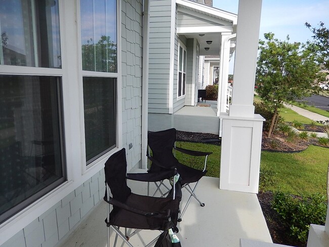 Building Photo - 2886 Fontana St