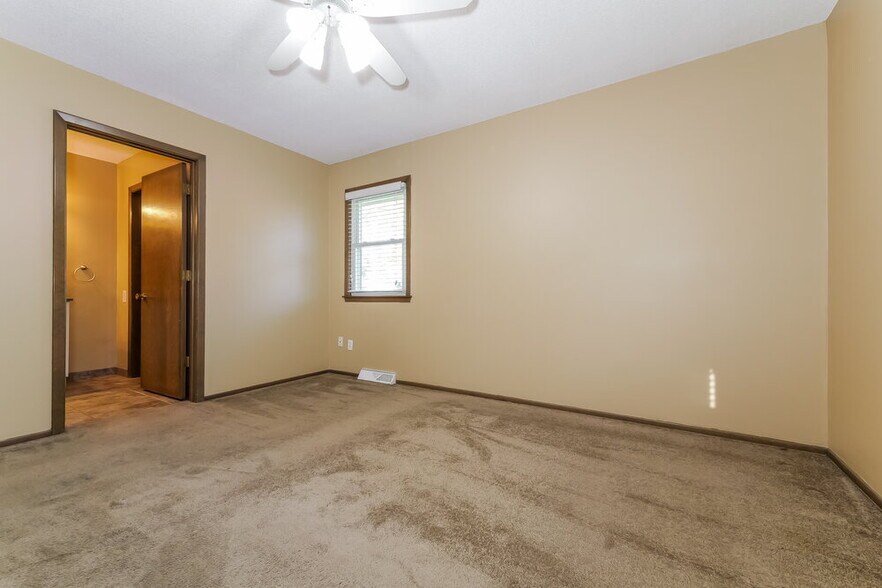 Building Photo - 716 N Choctaw Ave