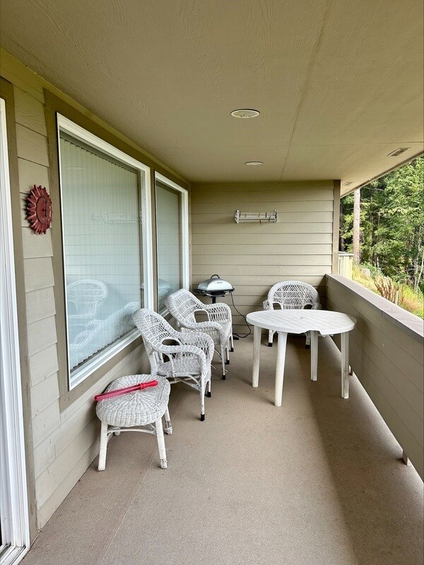 Building Photo - 4739 S Golf Course Dr