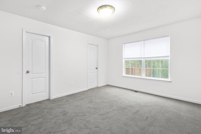 Building Photo - 53 Bloomington Ln