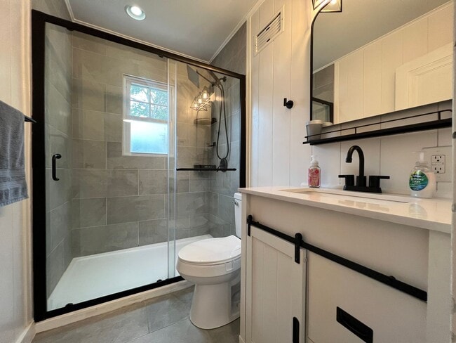 Building Photo - Great Furnished Home in TC