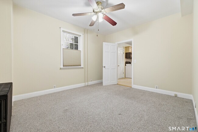 Building Photo - 46 Main St