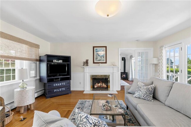 Building Photo - 479 Wolcott Ave
