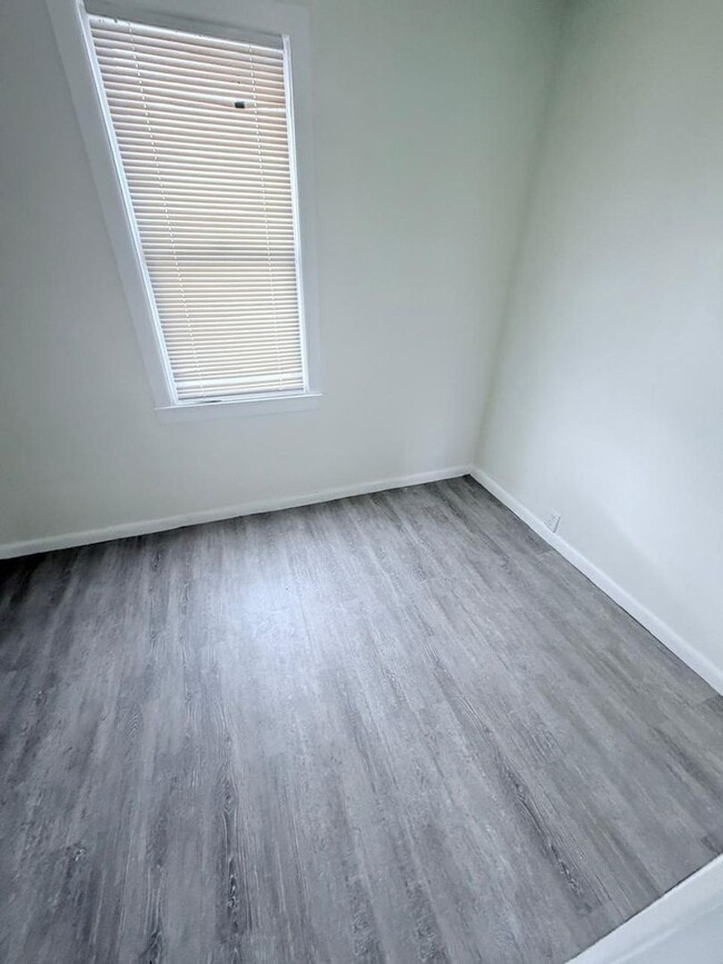 Building Photo - 4004 Storer Ave