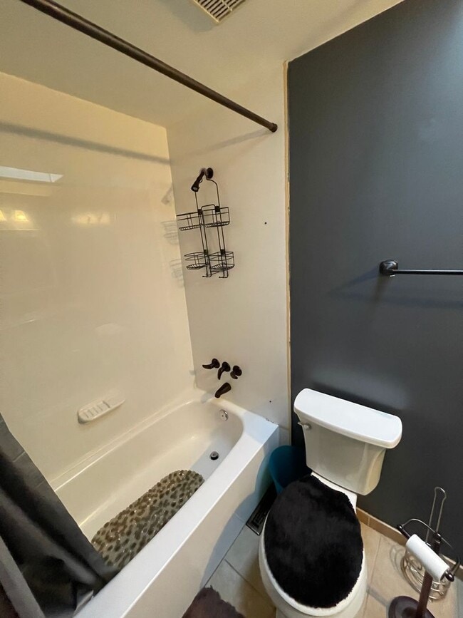 Building Photo - 120 Scottsdale Dr