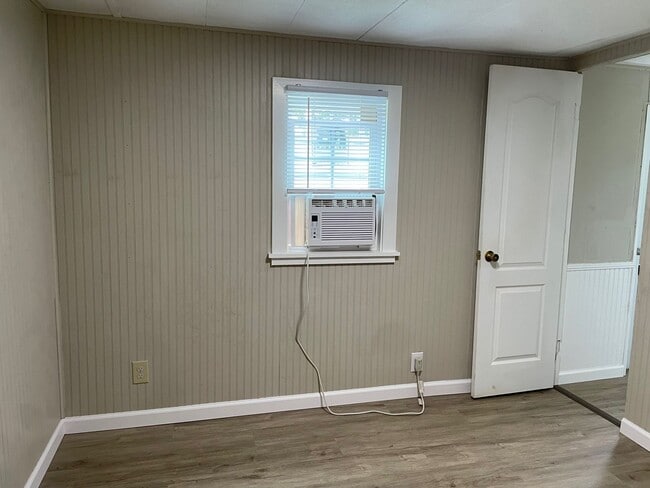 Building Photo - 2 BED 1 BATH LOCATED IN EAGLE SPRINGS