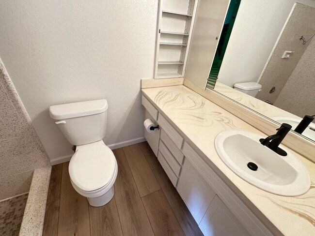 Building Photo - HOUSE - SEDONA - ROLLING HILLS ESTATES