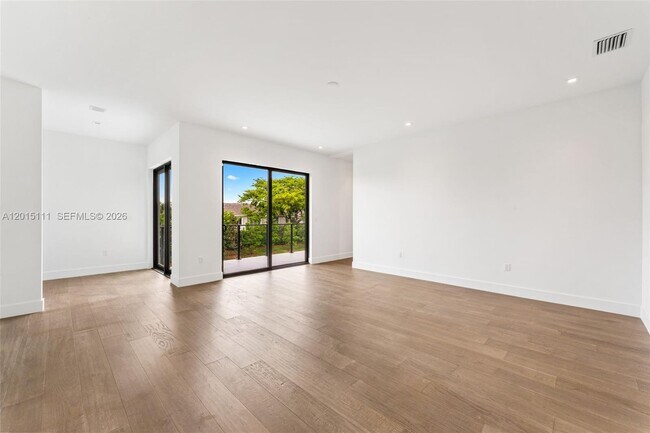 Building Photo - 16700 Botaniko Dr N