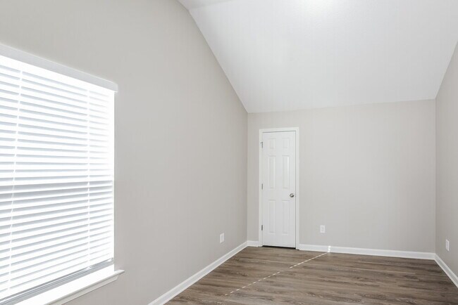 Building Photo - 1580 Potomac Ct