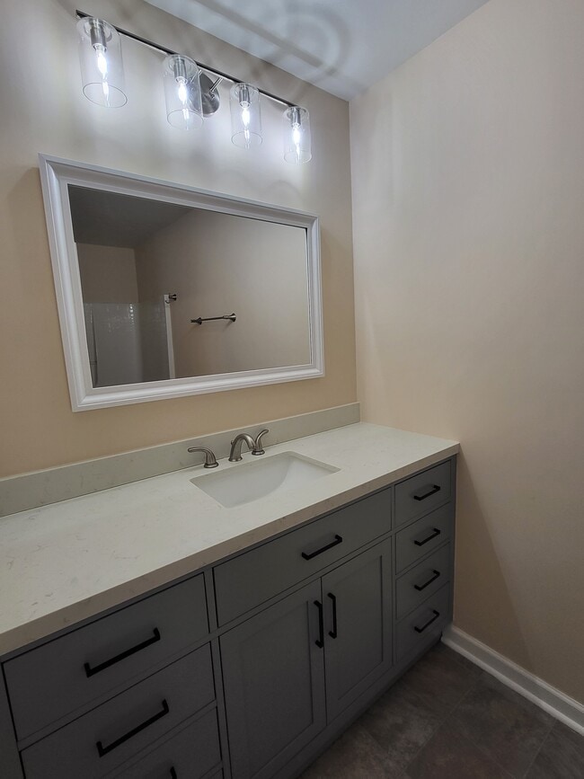 Building Photo - 6091 Camden Forrest Ct