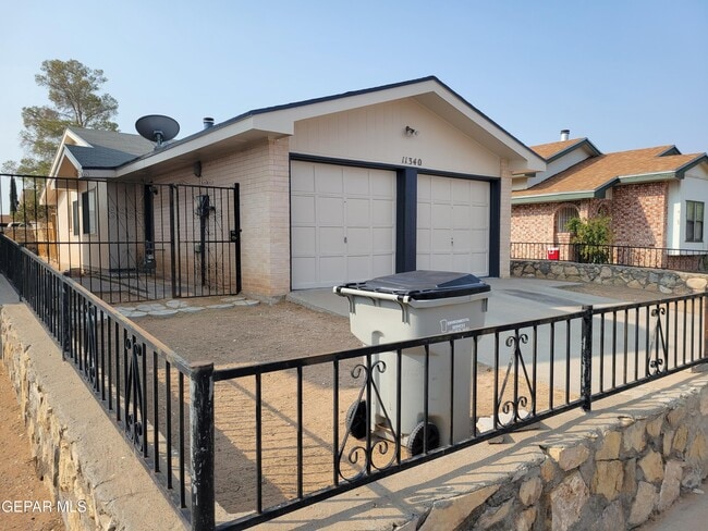 Building Photo - 11340 Lake Nasser Dr