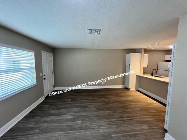 Building Photo - 1462 Hamlet Ave